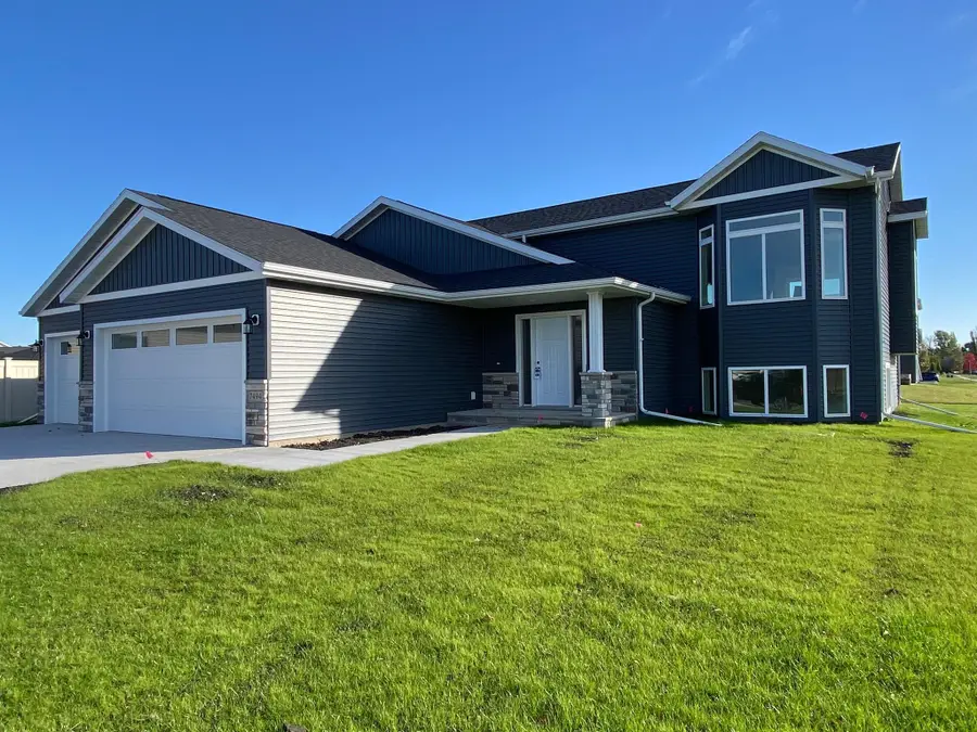 7494 Eagle Pointe Drive S, Fargo, ND 58104 - #2