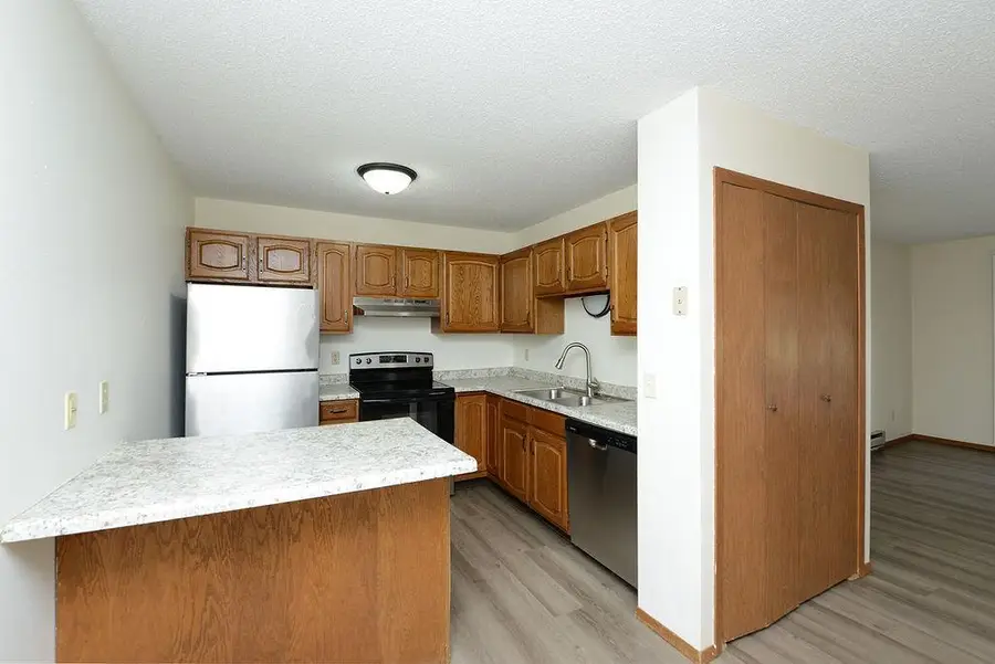 3211 15th Avenue S #D, Fargo, ND 58103 - #2