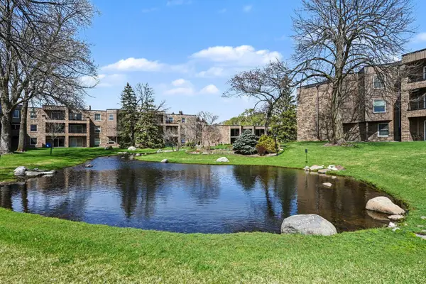 2200 Midland Grove Road #310, Roseville, MN 55113