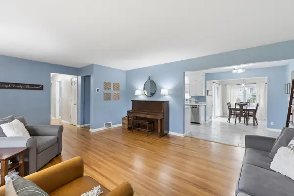 8101 32nd Avenue N, Crystal, MN 55427