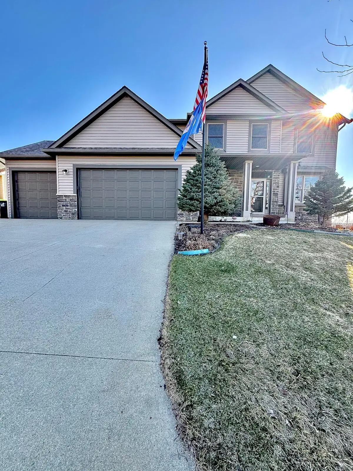 896 Golfview Avenue, Zumbrota, MN 55992 - #1