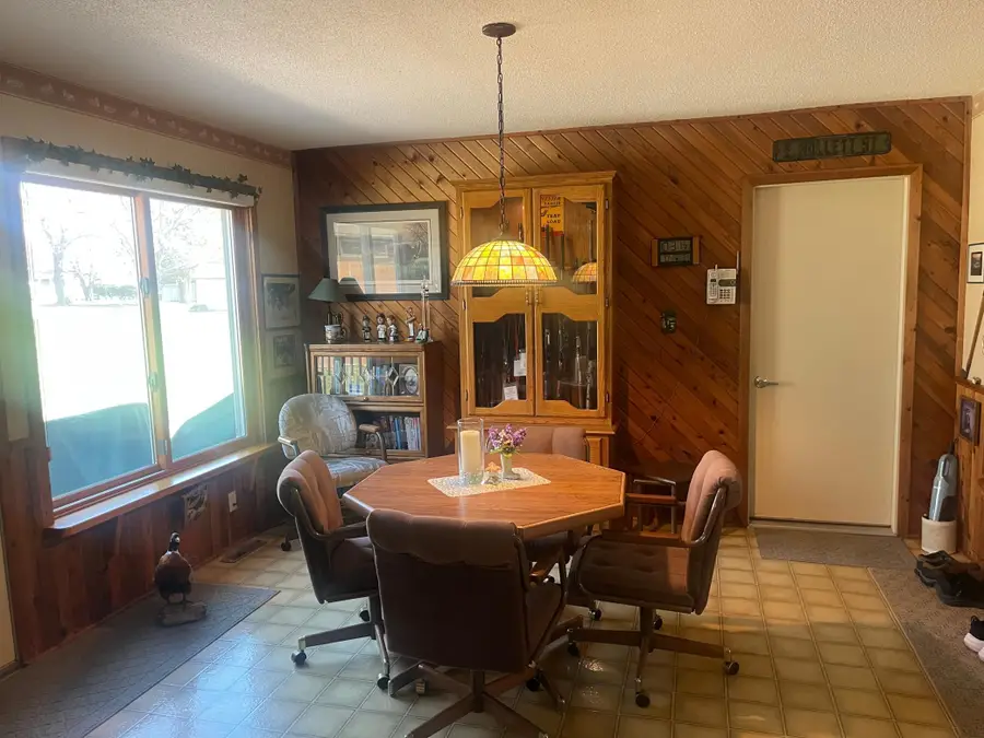 207 E Hollett Street, Tracy, MN 56175 - #3