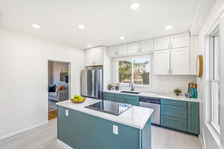 713 3rd Avenue Sw, Cambridge, MN 55008 - #3