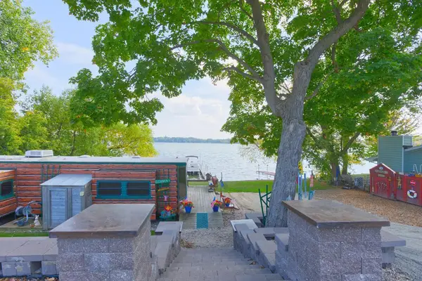 1701 N Shore Drive, Waverly, MN 55390