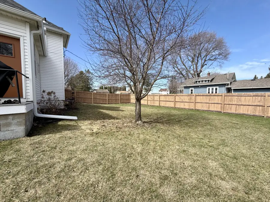 517 Center Avenue S, Hayfield, MN 55940 - #3