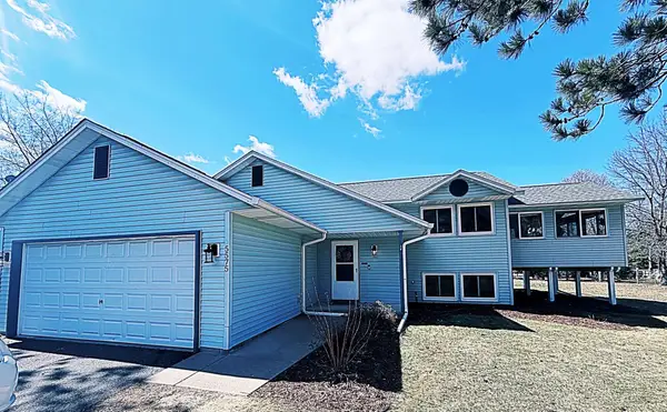 5575 Flint Trail, Wyoming, MN 55092