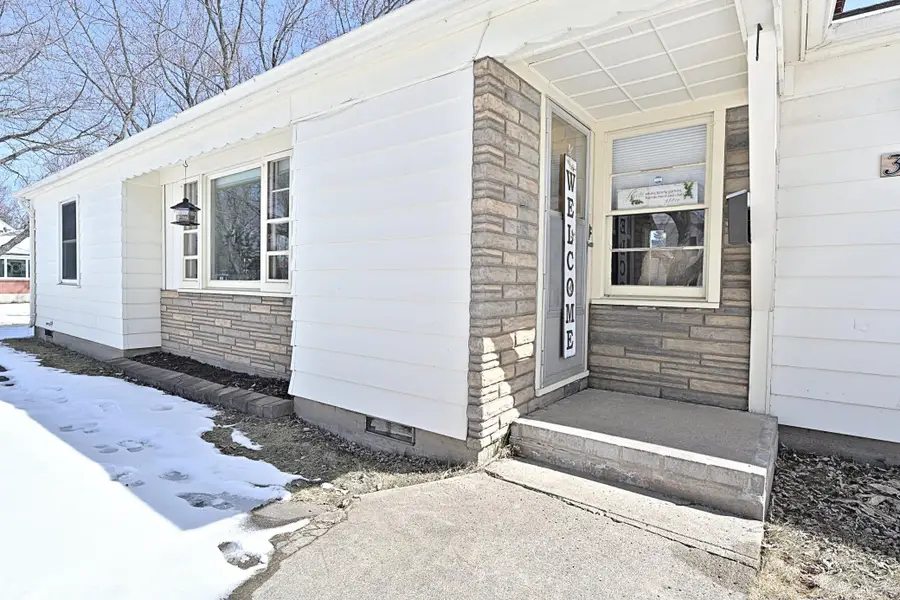 3002 6th Avenue E, Hibbing, MN 55746 - #3