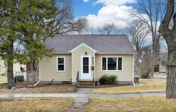 822 1st Street S, Moorhead, MN 56560
