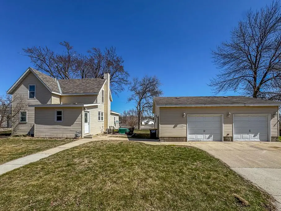 672 S Anna Avenue, Lake Crystal, MN 56055 - #1