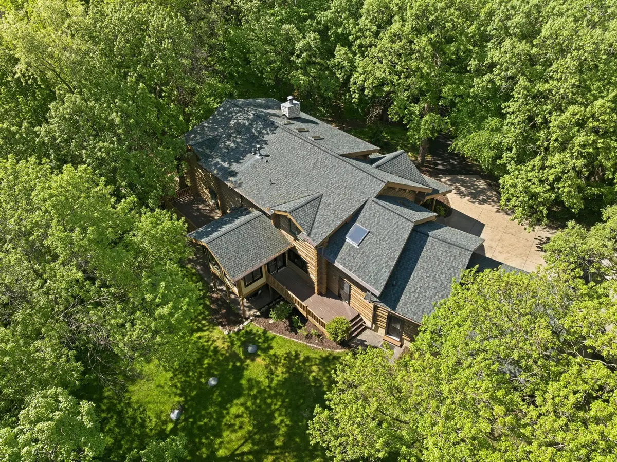 2050 Oakwood Ridge, Chanhassen, MN 55317 - #1