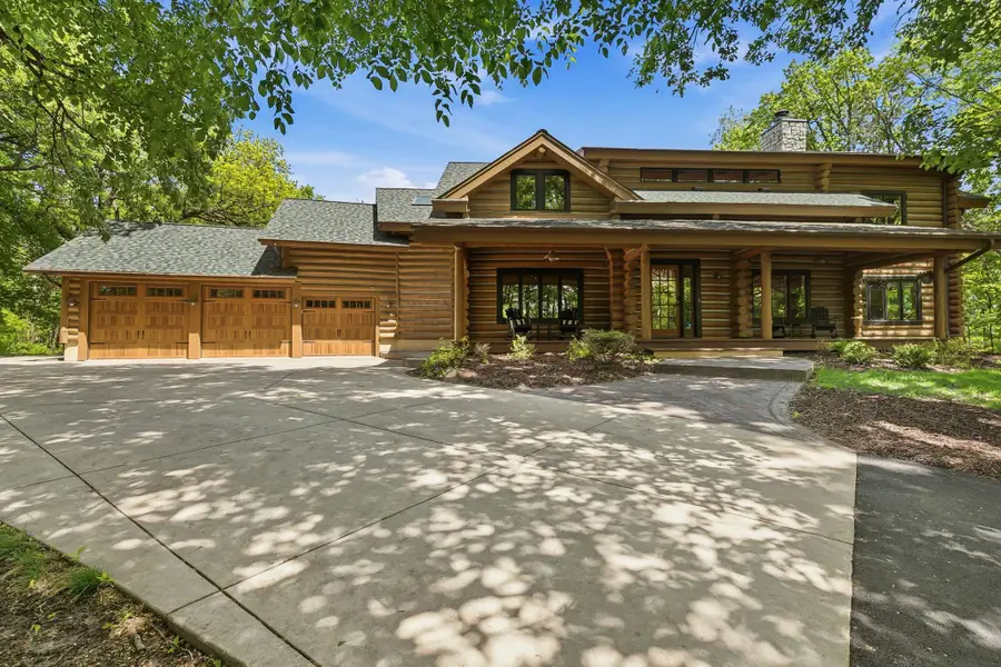 2050 Oakwood Ridge, Chanhassen, MN 55317 - #2