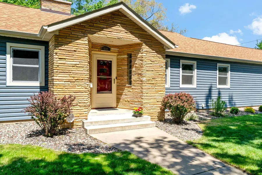201 2nd Street Ne, Osseo, MN 55369 - #2