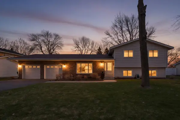 1197 Jackson Street S, Shakopee, MN 55379
