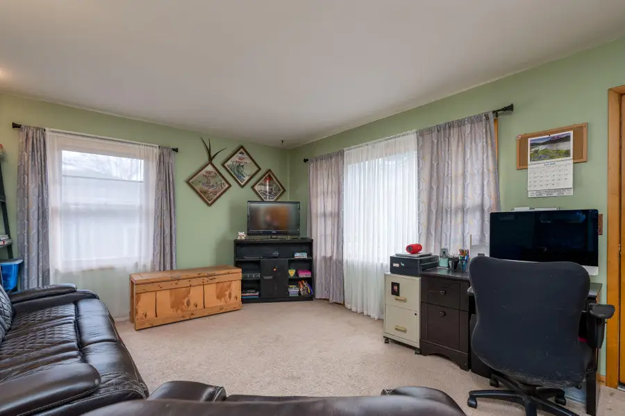 105 5th Street Nw, Montgomery, MN 56069 - #3