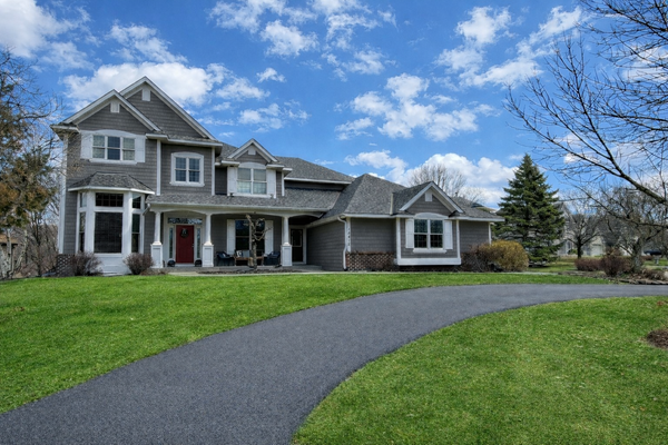 18412 Pathfinder Drive, Eden Prairie, MN 55347