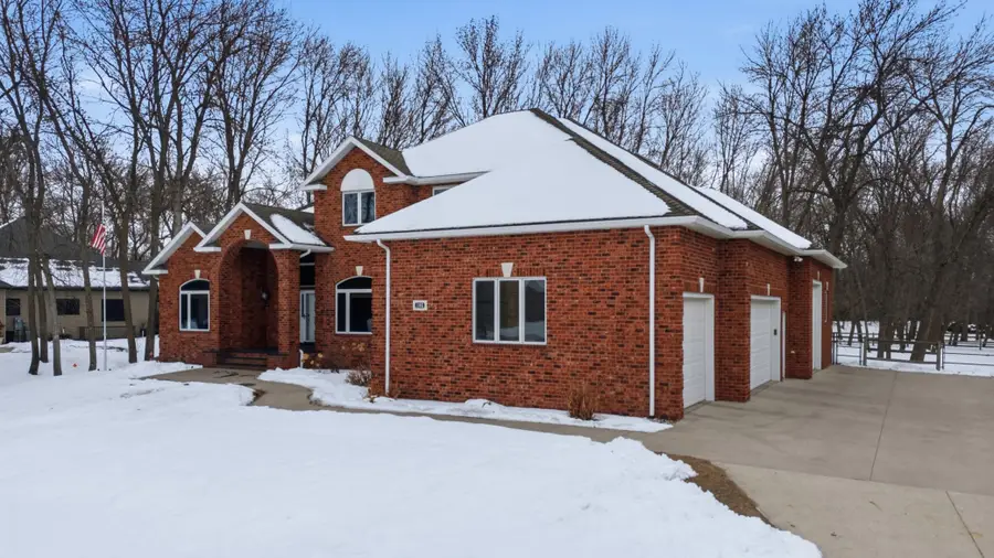 106 50th Avenue E, West Fargo, ND 58078 - #2