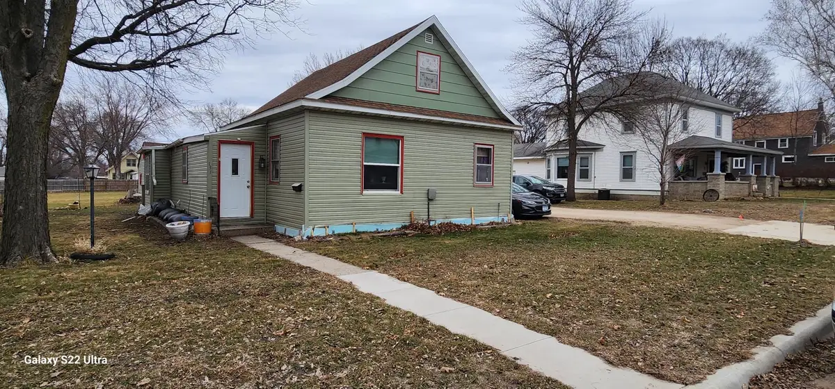 131 E Schlieman Avenue, Appleton, MN 56208 - #1