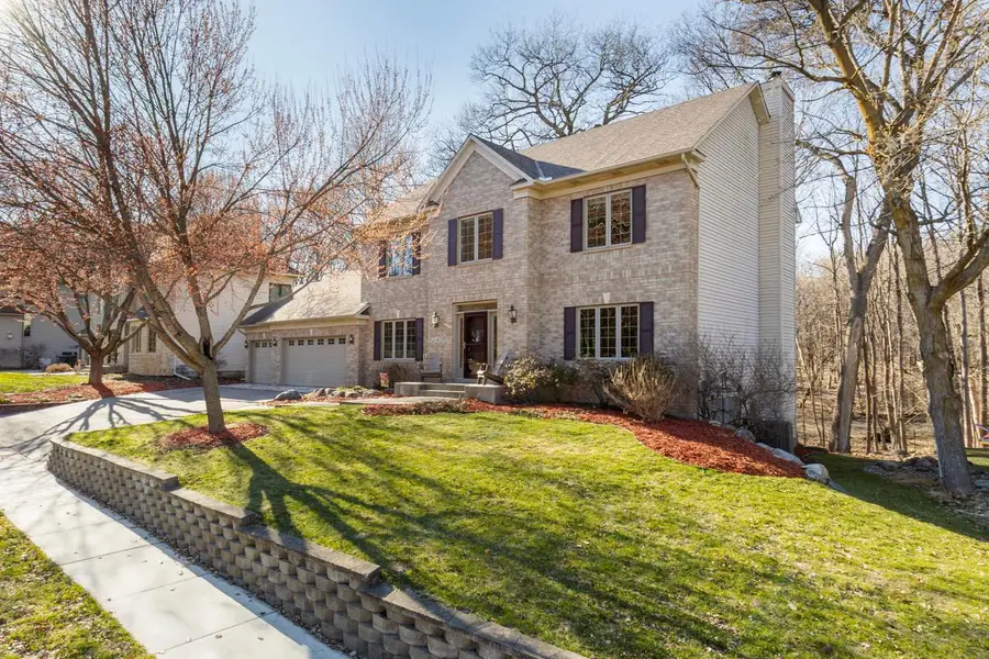 2140 Stone Creek Drive, Chanhassen, MN 55317 - #2