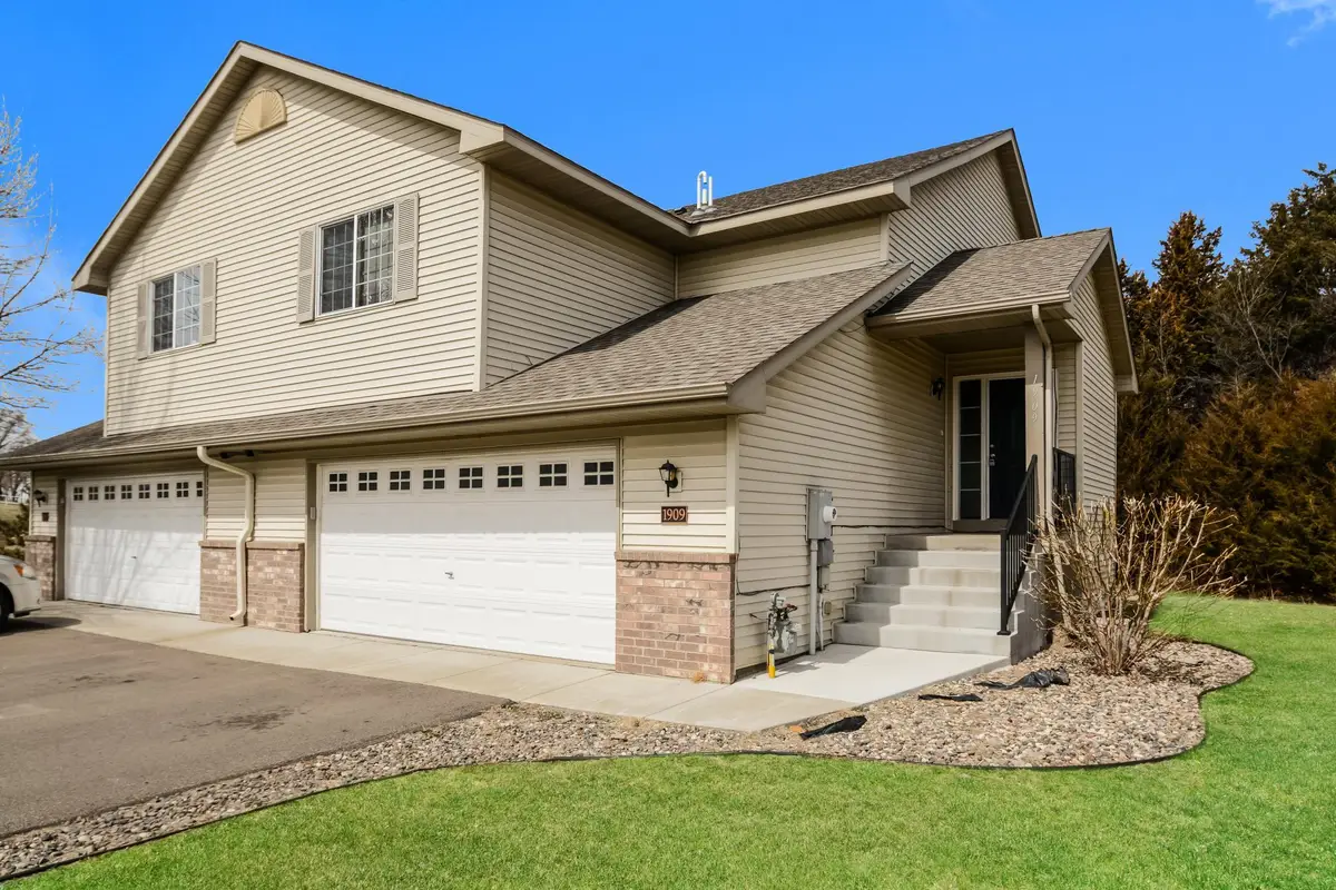 1909 Lachman Avenue Ne, Saint Michael, MN 55376 - #1