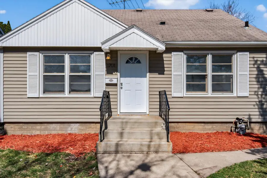 1701 Rose Avenue E, Saint Paul, MN 55106 - #3