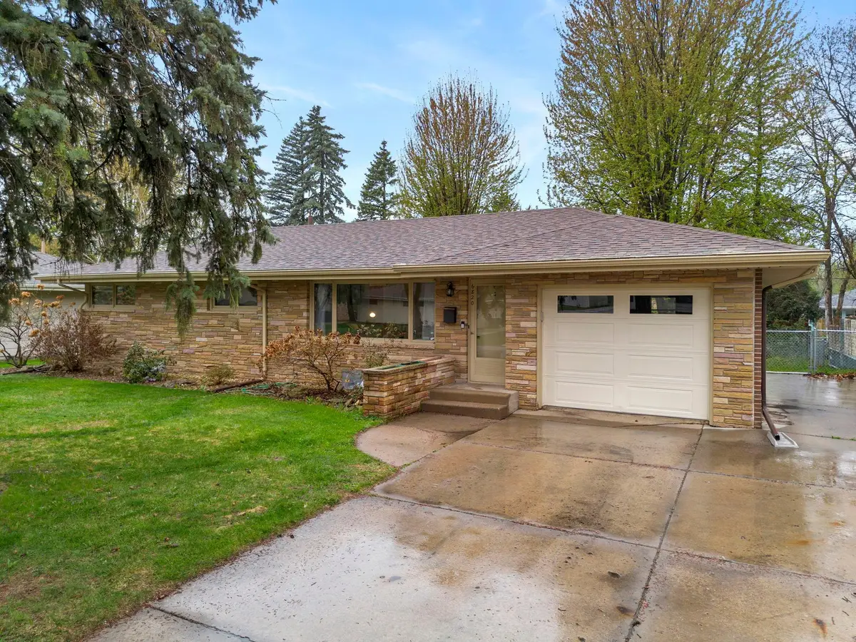 6820 Washington Street Ne, Fridley, MN 55432 - #1