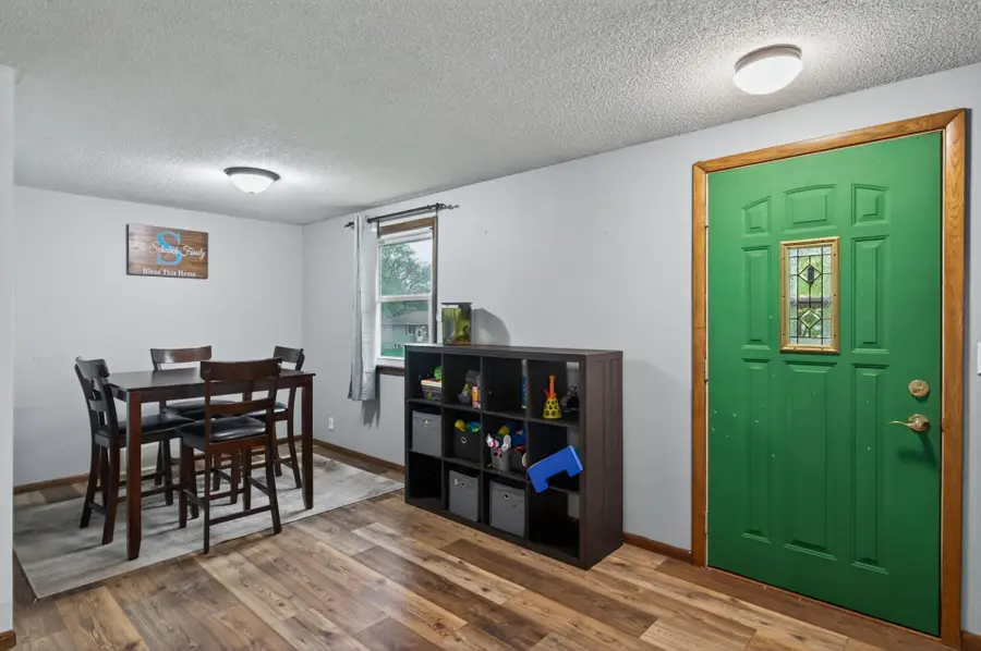 556 53 1/2 Avenue Ne, Fridley, MN 55421 - #3