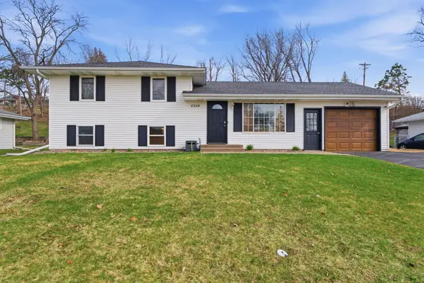 8226 Hillside Trail S, Cottage Grove, MN 55016