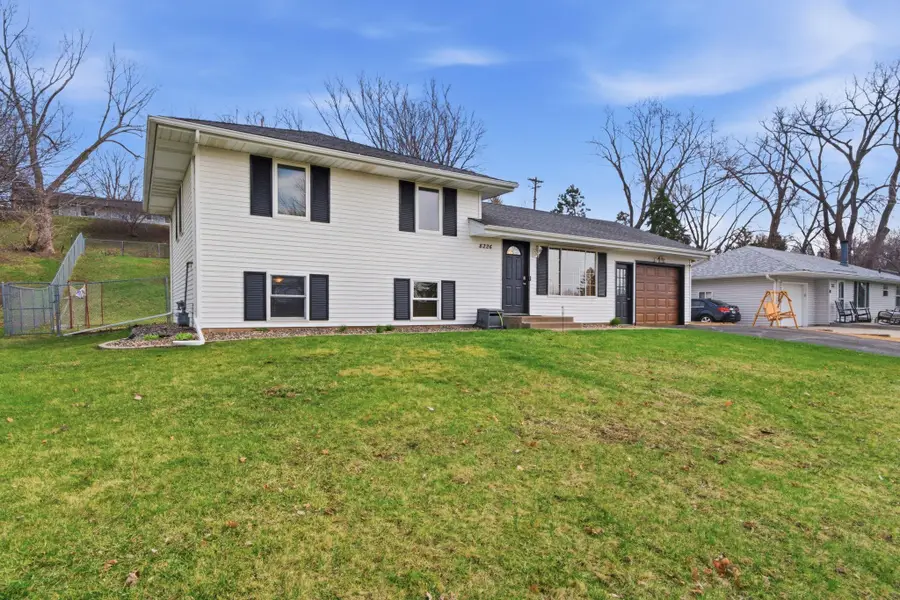 8226 Hillside Trail S, Cottage Grove, MN 55016 - #3