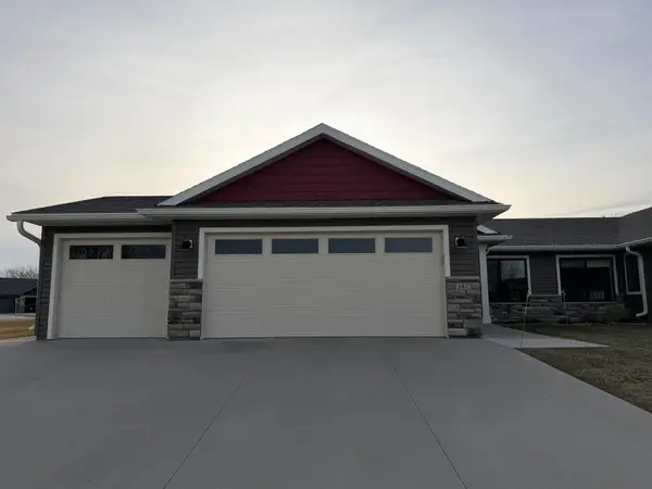 147 Highland Circle, Zumbrota, MN 55992