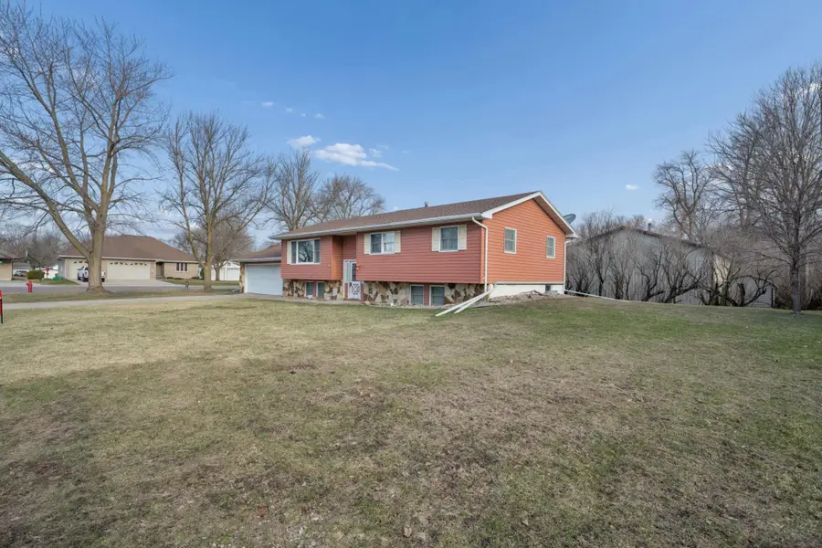 402 E 2nd Street N, Truman, MN 56088 - #2