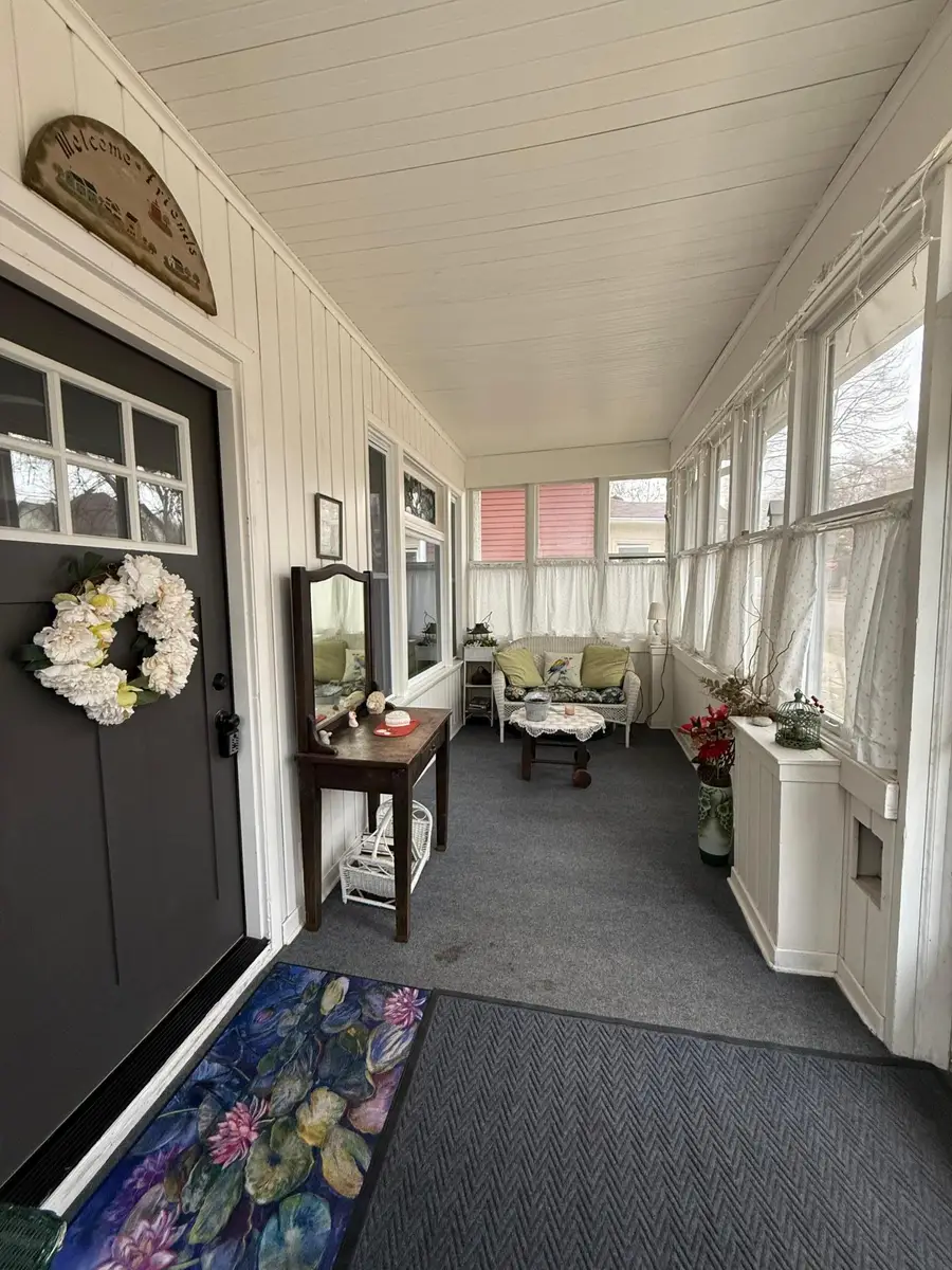 1043 Wilson Avenue, Saint Paul, MN 55106 - #2