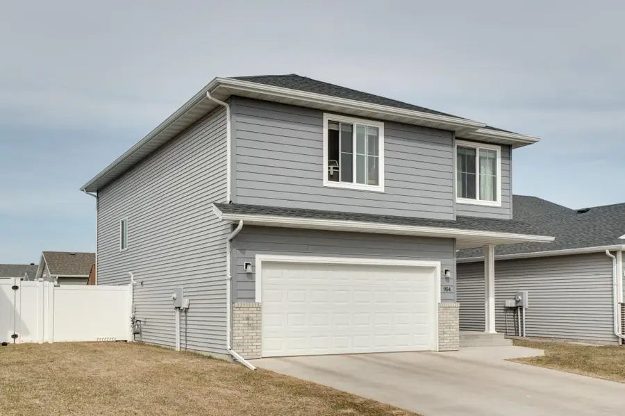 954 28th Avenue W, West Fargo, ND 58078 - #3
