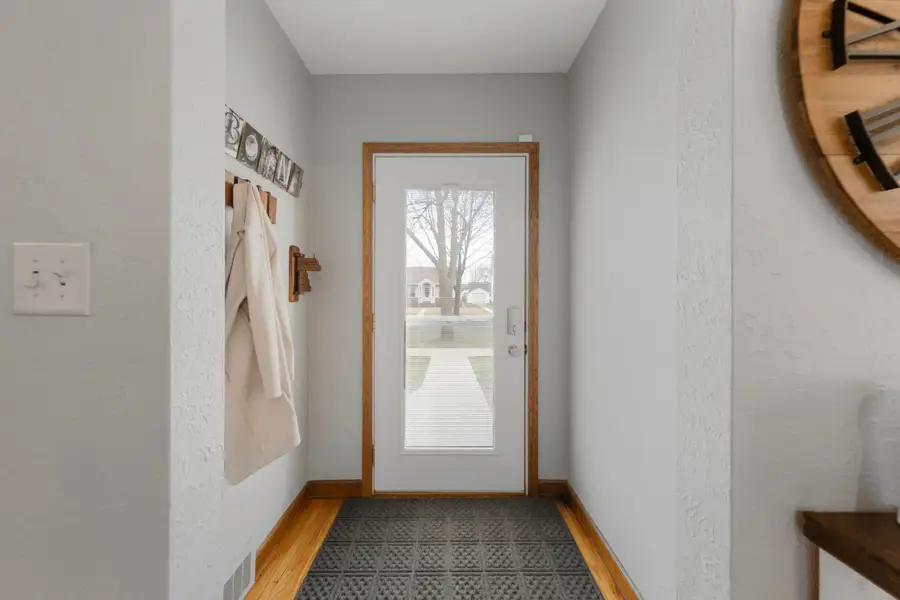 838 Nicollet Avenue, North Mankato, MN 56003 - #2