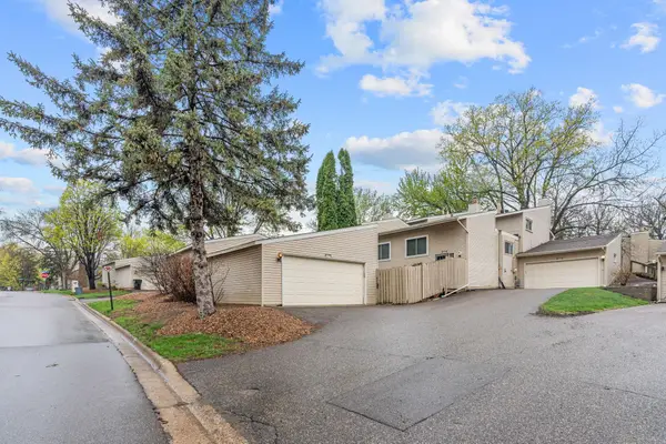 5616 W Bavarian Pass, Fridley, MN 55432
