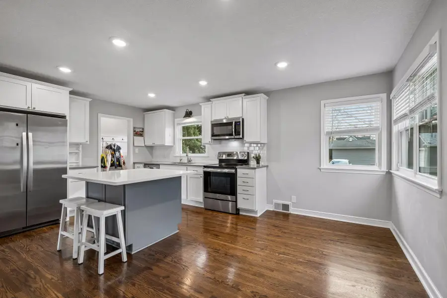 651 3rd Avenue S, South Saint Paul, MN 55075 - #3