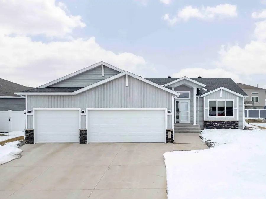 1233 29th Avenue W, West Fargo, ND 58078 - #2
