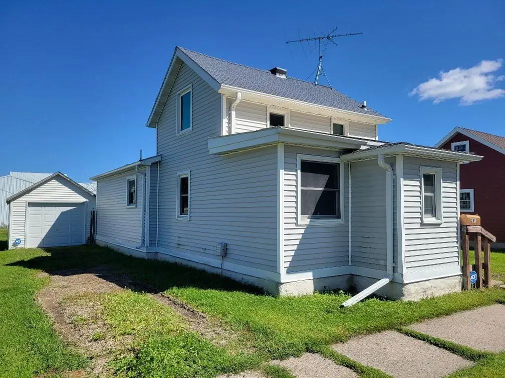 245 3rd Avenue Se, Wells, MN 56097 - #1