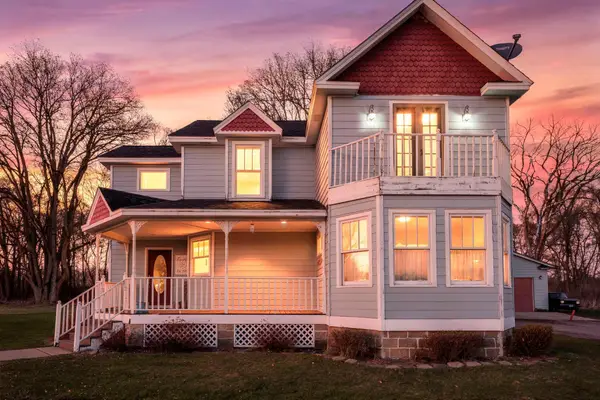 27521 Xylite Street Ne, Isanti, MN 55040