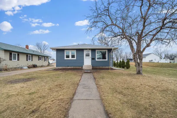 527 4th Street N, Sauk Centre, MN 56378