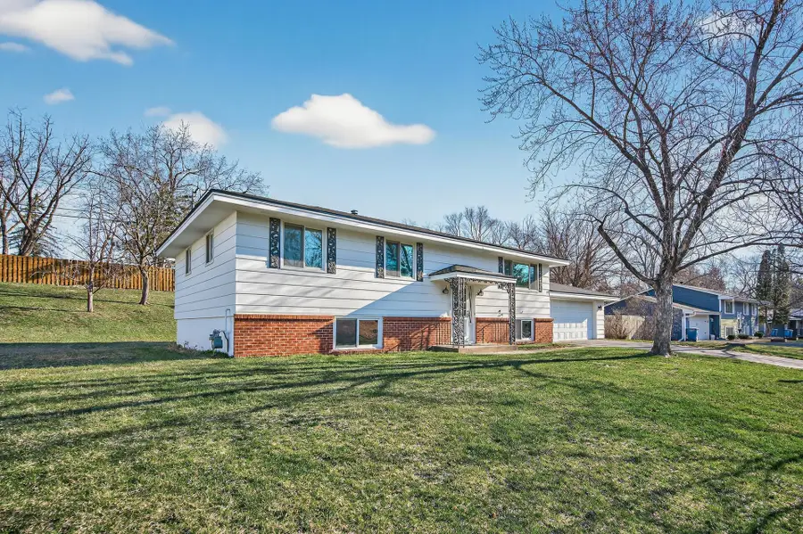 242 Mission Circle, Bloomington, MN 55420 - #2