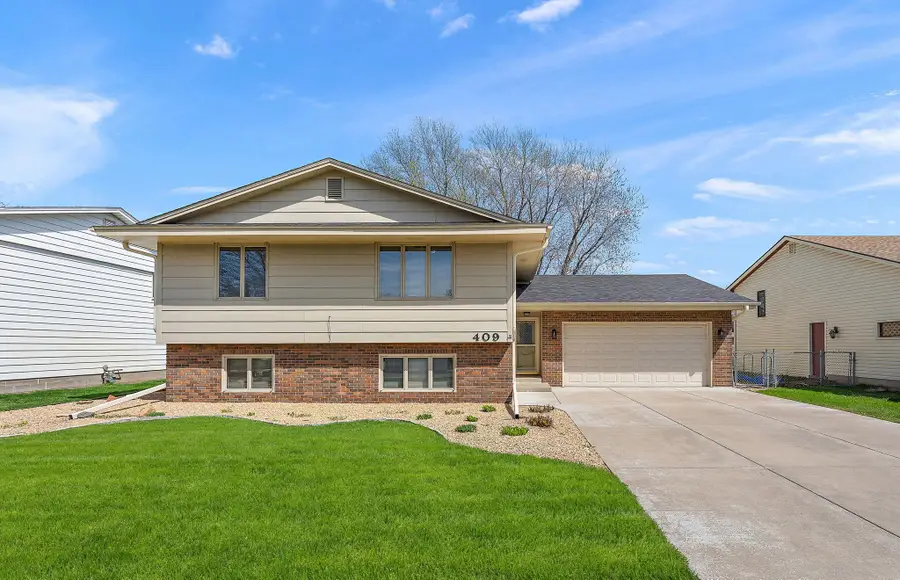 409 19th Avenue S, South Saint Paul, MN 55075 - #2