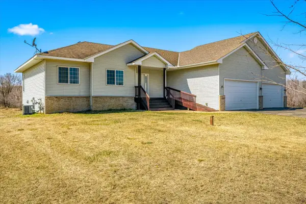 23560 London Street Ne, Bethel, MN 55005