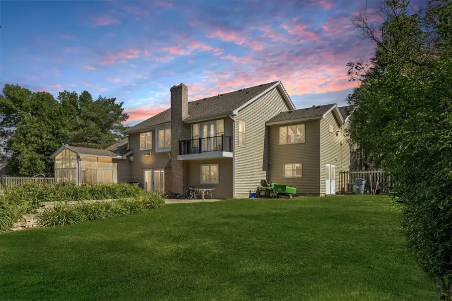 240 Cottonwood Drive, Vadnais Heights, MN 55127 - #3