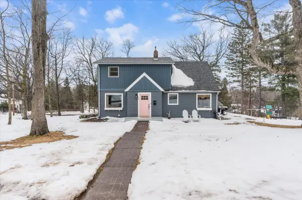 154 E Buffalo Street, Duluth, MN 55811