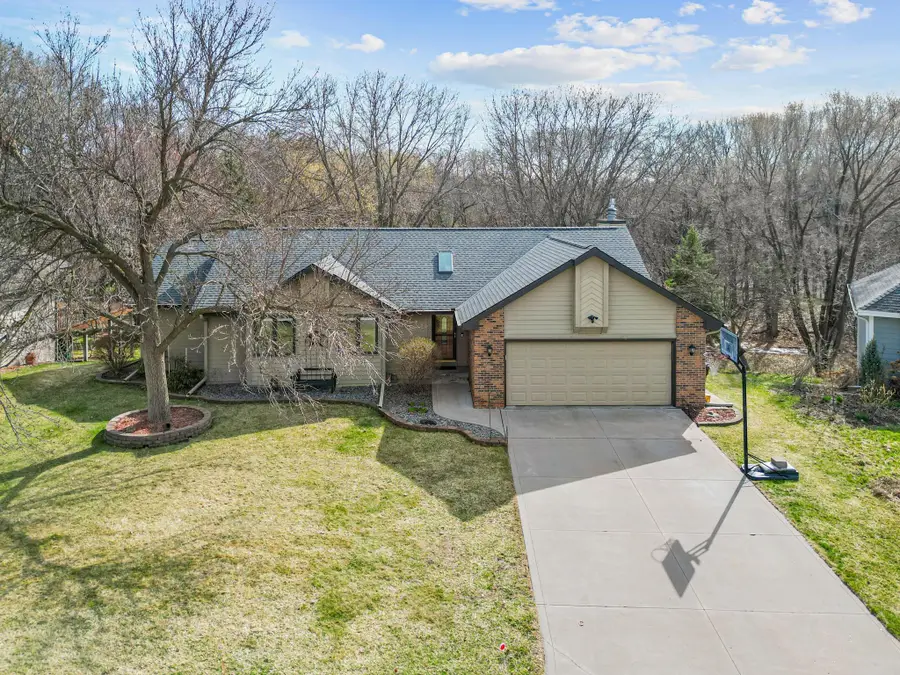 15 Apfelridge Court, South Saint Paul, MN 55075 - #2
