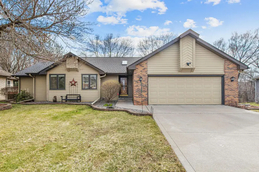 15 Apfelridge Court, South Saint Paul, MN 55075 - #3