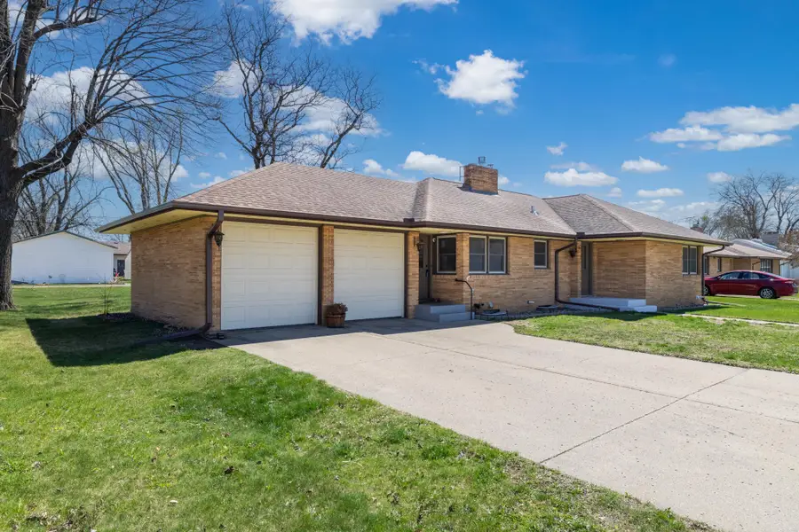 115 S Walnut Street, Belle Plaine, MN 56011 - #2