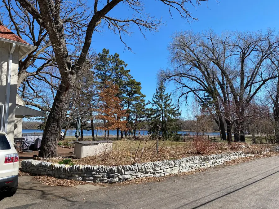 1189 Hawthorne Avenue E, Saint Paul, MN 55106 - #2