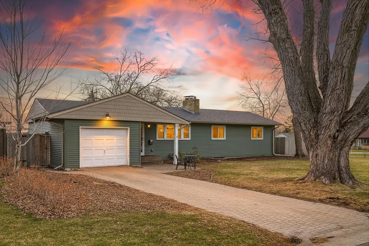 1812 Sunny Slope Lane, Saint Paul, MN 55116 - #1