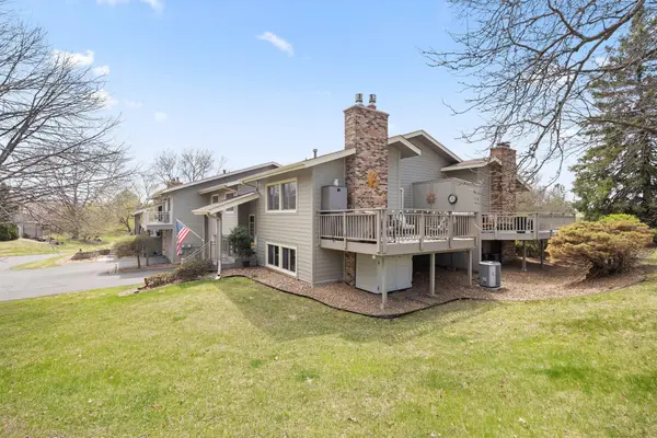 7012 W 84th Street Circle, Bloomington, MN 55438